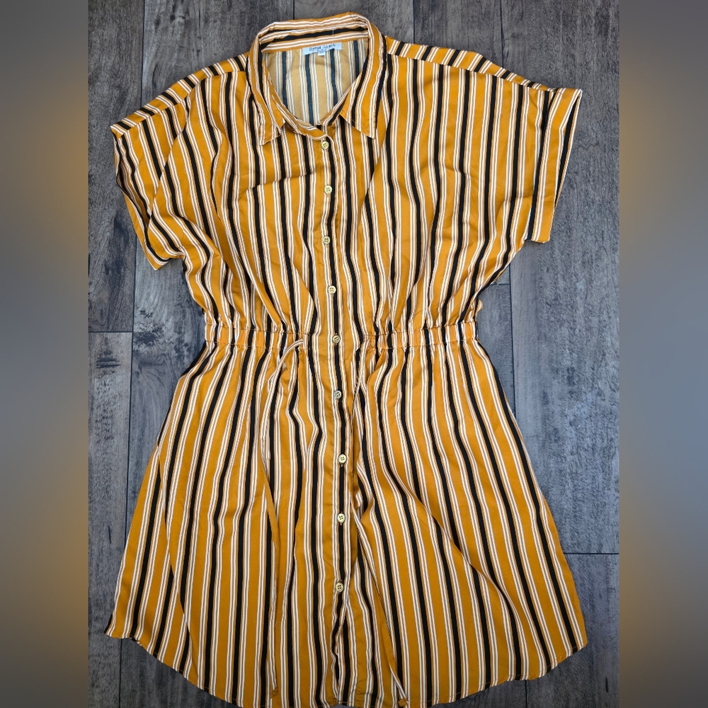 ** Yellow‎ and Black Buttoned Midi Dress with Cap Sleeves